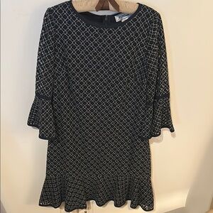 Jessica Howard Black and White Sheath Dress with Bell Sleeves